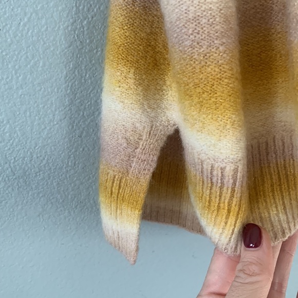 Sunset color multi layered ombré striped puff sleeve cozy short sleeve sweater! - Picture 5 of 6